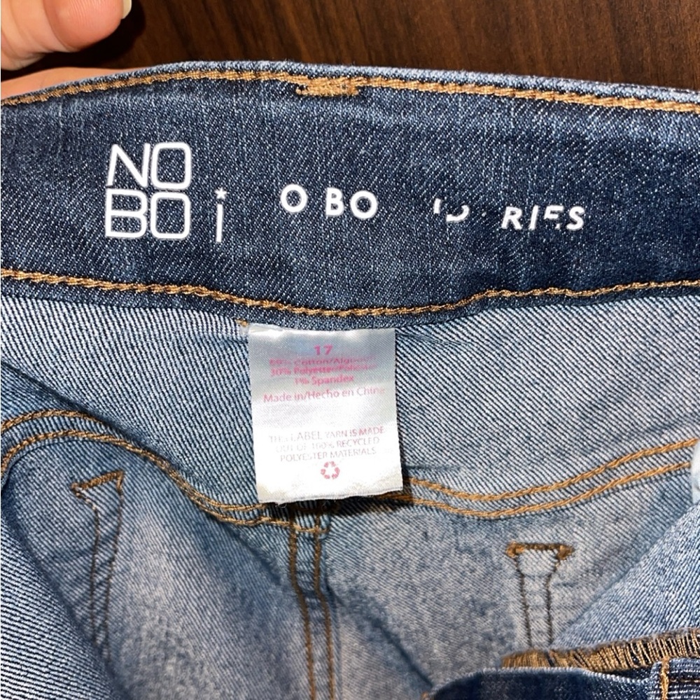 17 - No Boundaries Jeans - Picture 3 of 7